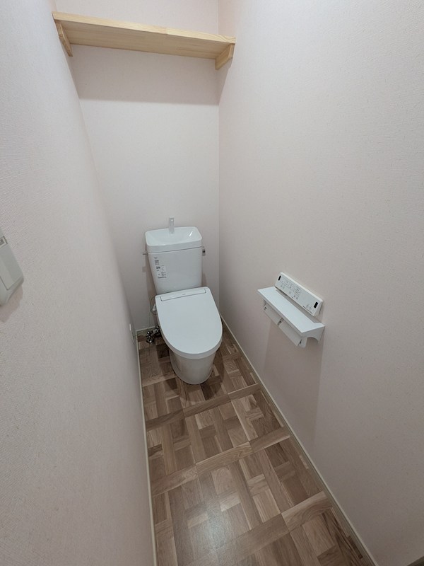 美芳町９丁目２番　戸建て 内観写真（トイレ）