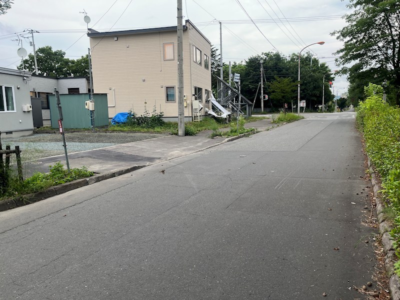 美芳町９丁目２番　戸建て 現地写真（駐車場）