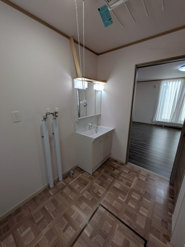 美芳町９丁目２番　戸建て 内観写真（洗面台・洗面所）