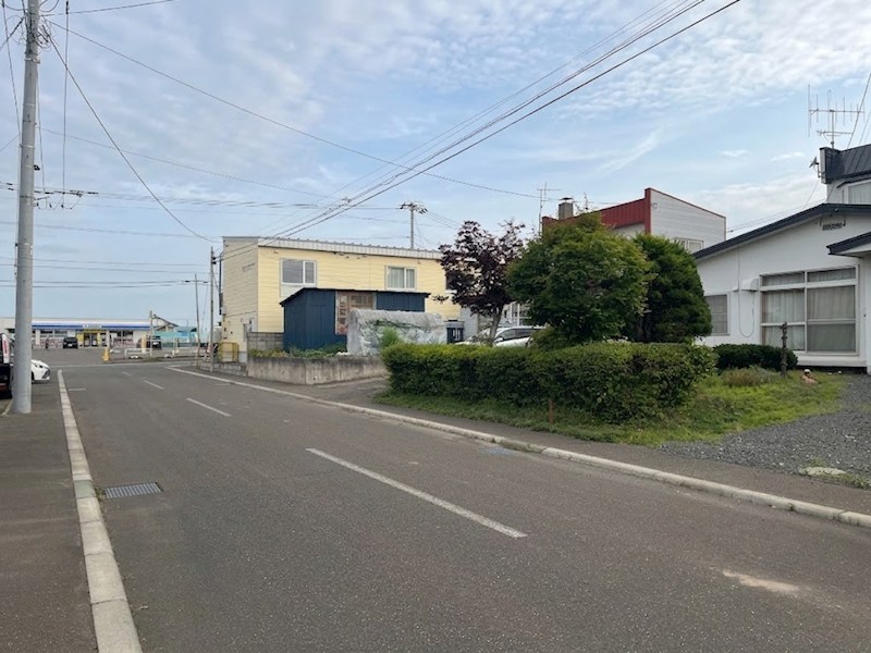 中央三輪３丁目５３０番　土地 現地写真（前面道路含む現地写真）