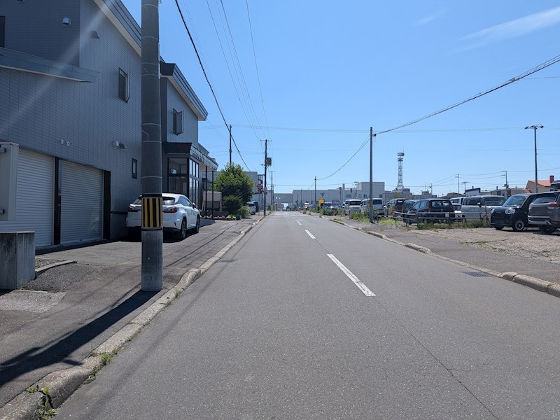 北７条東４丁目５番　戸建て 現地写真（前面道路含む現地写真）