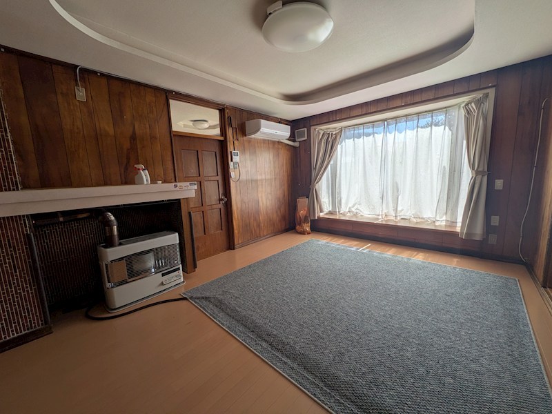 北７条東４丁目５番　戸建て 内観写真（リビング）