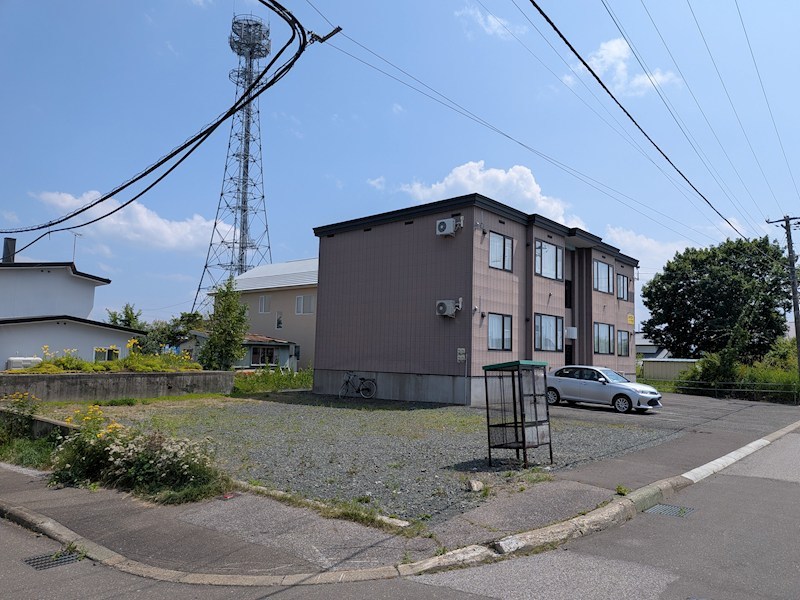 高栄東町１丁目１５０番　共同住宅 現地写真（駐車場）