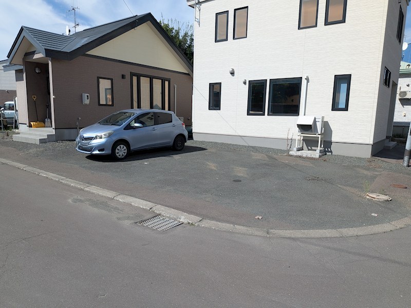 山下町４丁目１番　戸建て 現地写真（駐車場）