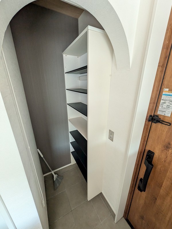 山下町４丁目１番　戸建て 内観写真（収納）