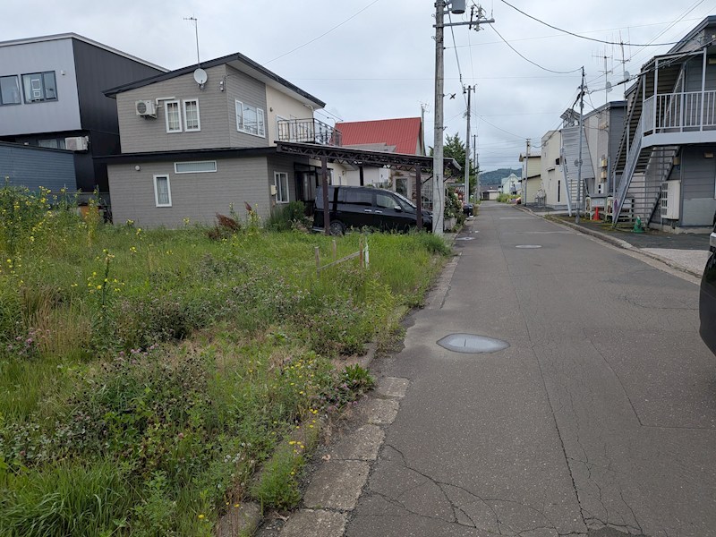 常盤町４丁目１３番　土地 現地写真（前面道路含む現地写真）