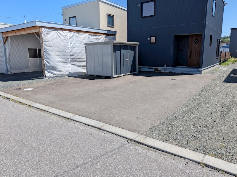 中ノ島町４丁目２番　戸建て 現地写真（駐車場）