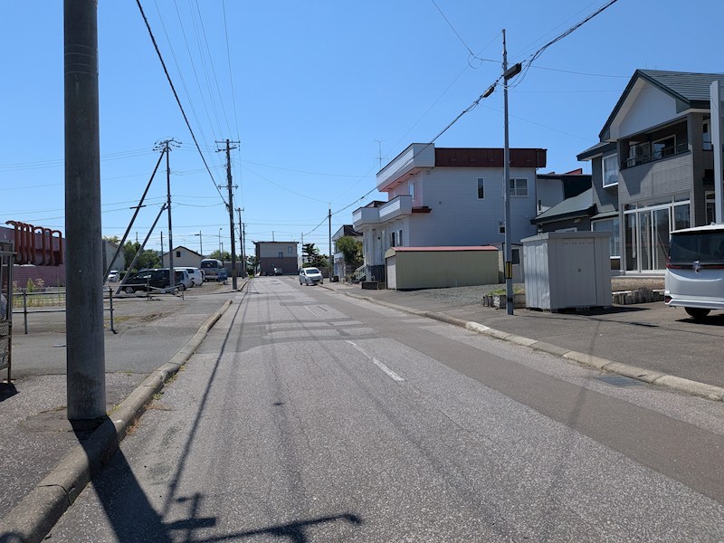 泉町４丁目１６７番　戸建て 現地写真（前面道路含む現地写真）