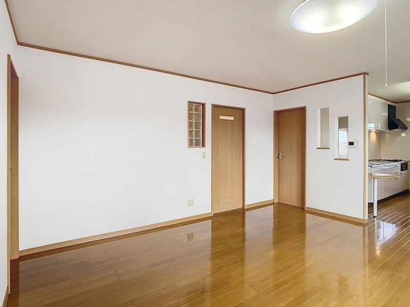 泉町４丁目１６７番　戸建て 内観写真（リビング）