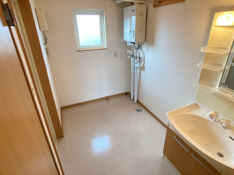泉町４丁目１６７番　戸建て 内観写真（洗面台・洗面所）