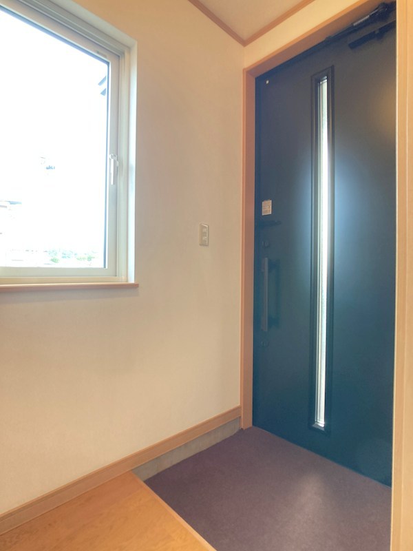 泉町４丁目１６７番　戸建て 現地写真（玄関）