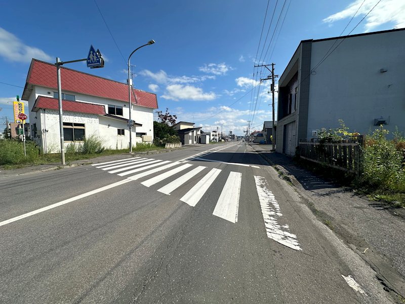 美幌町字新町１丁目６３番　戸建て 現地写真（前面道路含む現地写真）