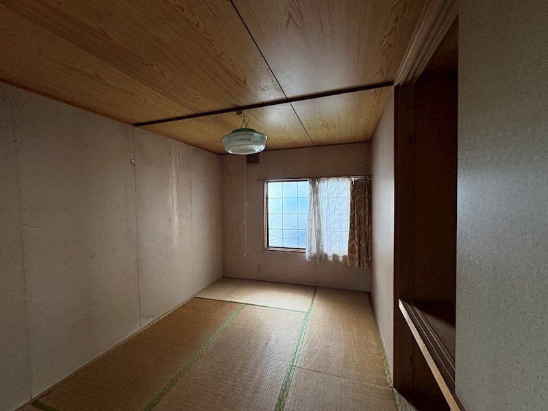 並木町５４６番　戸建て 内観写真（リビング以外の居室）