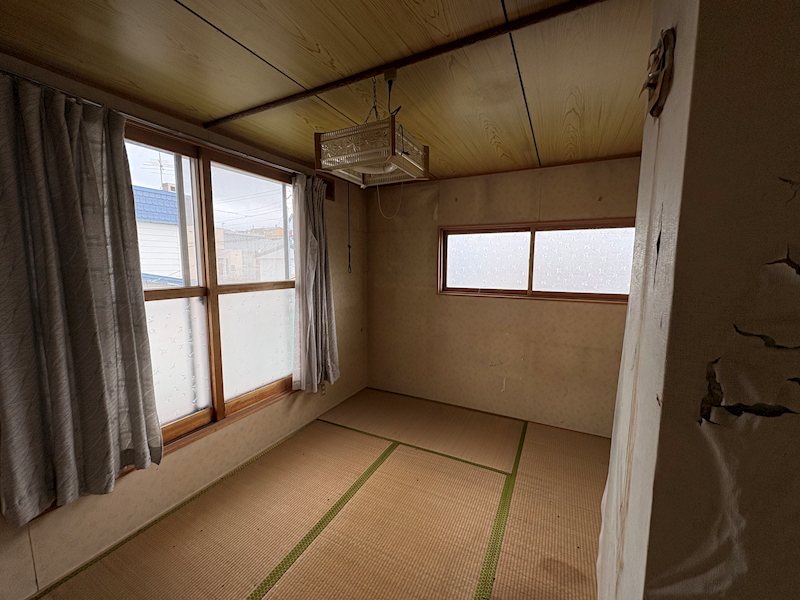 並木町５４６番　戸建て 内観写真（リビング以外の居室）