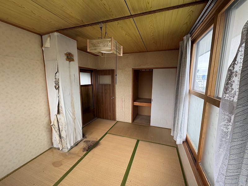 並木町５４６番　戸建て 内観写真（リビング以外の居室）
