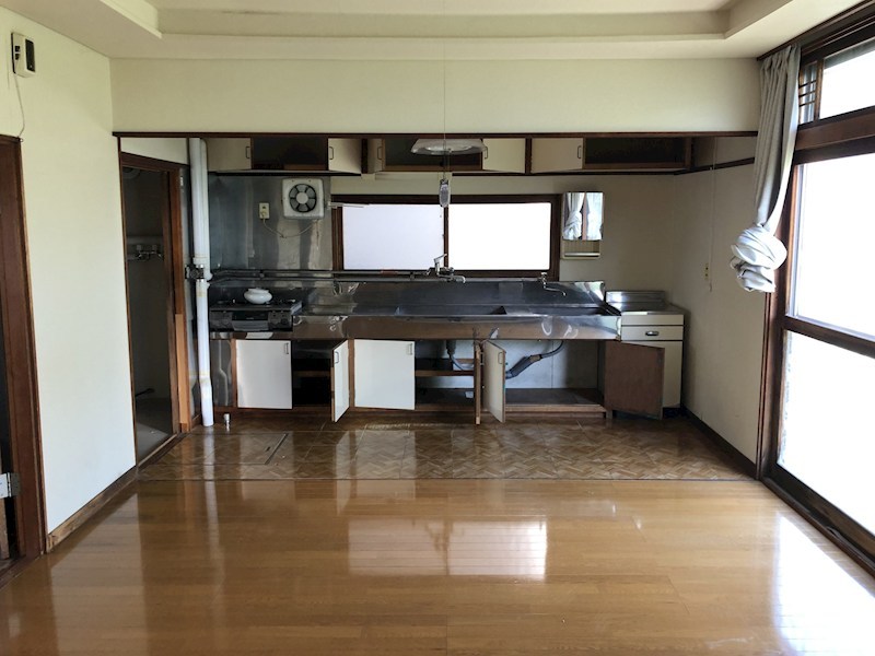 高栄東町２丁目１５３番　戸建て 内観写真（リビング）