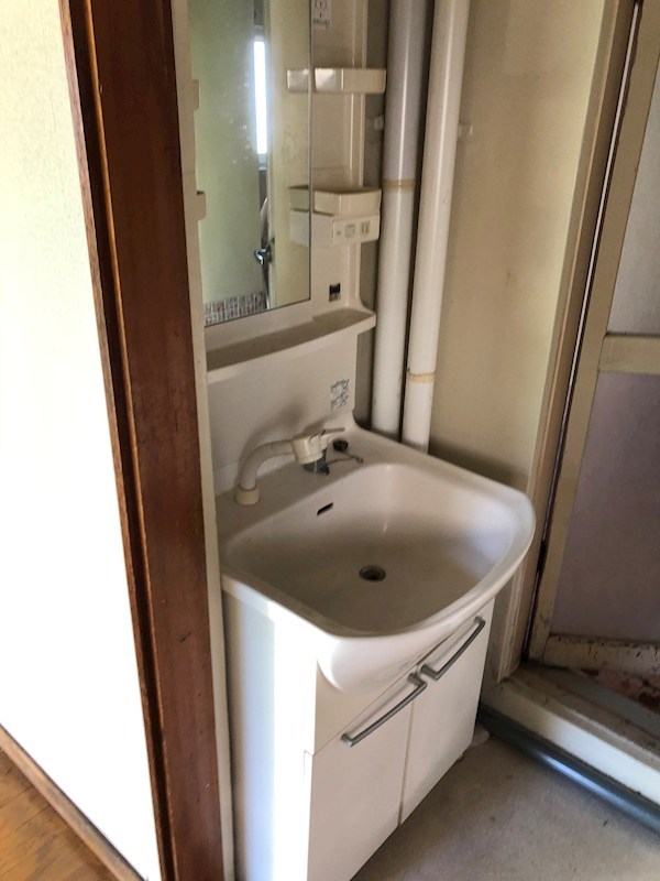 高栄東町２丁目１５３番　戸建て 内観写真（洗面台・洗面所）