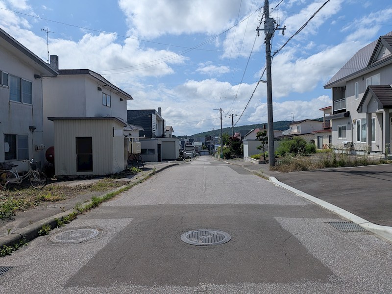 高栄東町２丁目１５３番　戸建て 現地写真（前面道路含む現地写真）