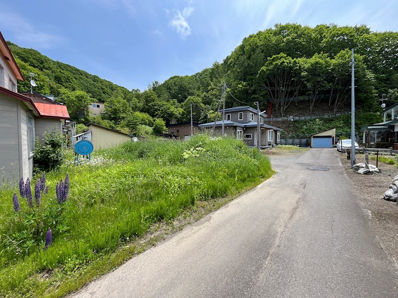 網走市錦町１４６番　土地 現地写真（前面道路含む現地写真）