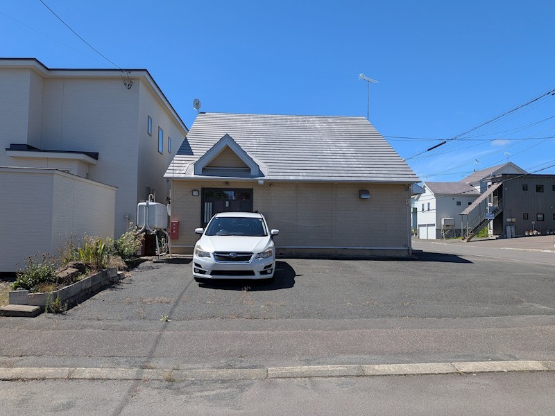 美芳町６丁目５番　戸建て 現地写真（駐車場）
