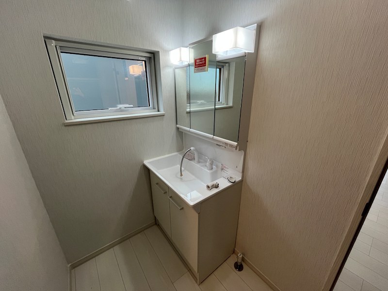 緑ヶ丘６丁目２９番　戸建て 内観写真（洗面台・洗面所）