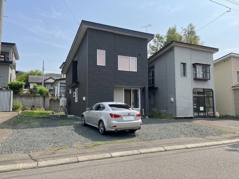 緑ヶ丘６丁目２９番　戸建て 現地写真（駐車場）
