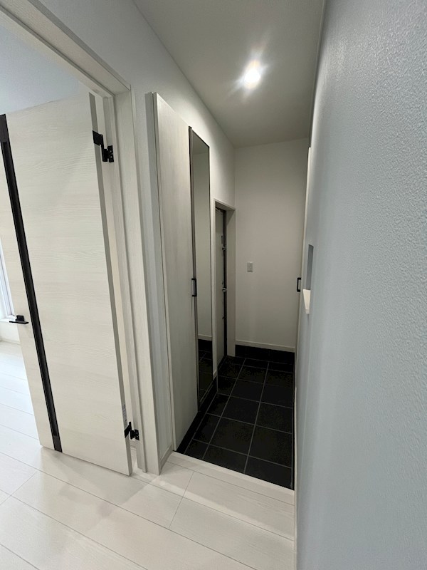 緑ヶ丘６丁目２９番　戸建て 現地写真（玄関）