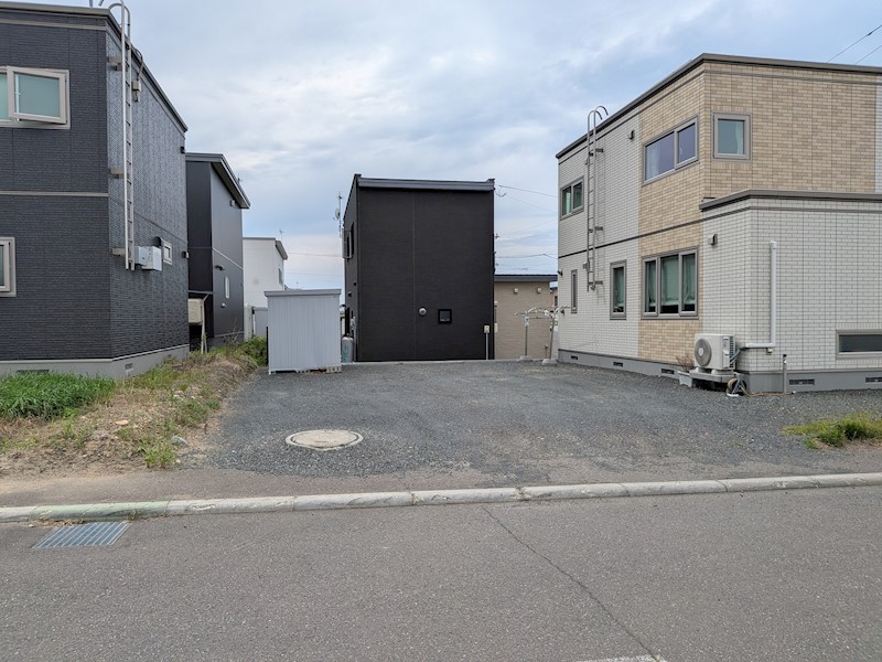 川東３９番　戸建て 現地写真（駐車場）