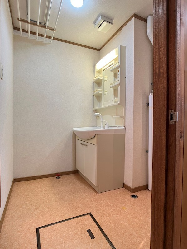 北進町４丁目２５６番　共同住宅 内観写真（洗面台・洗面所）