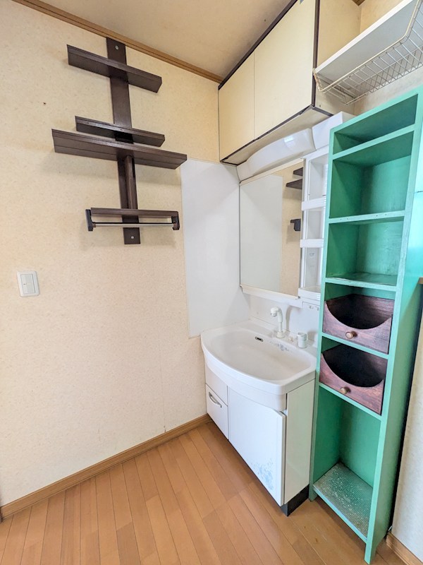 美芳町６丁目１番　戸建て 内観写真（洗面台・洗面所）