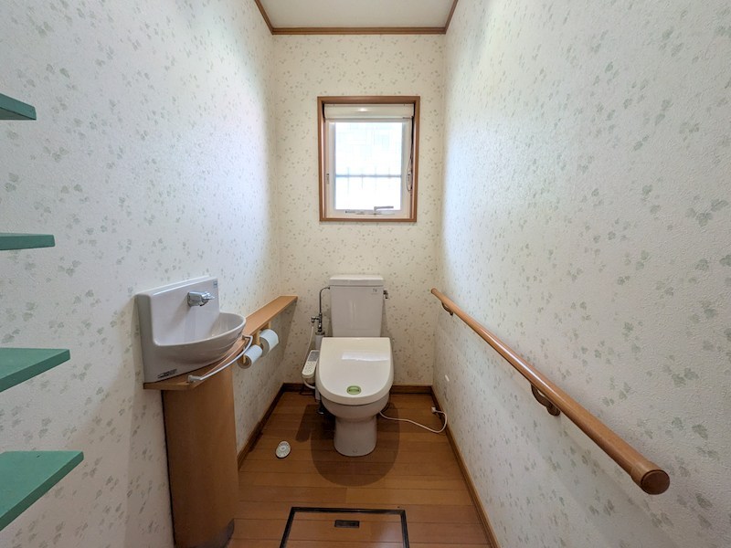 美芳町６丁目１番　戸建て 内観写真（トイレ）