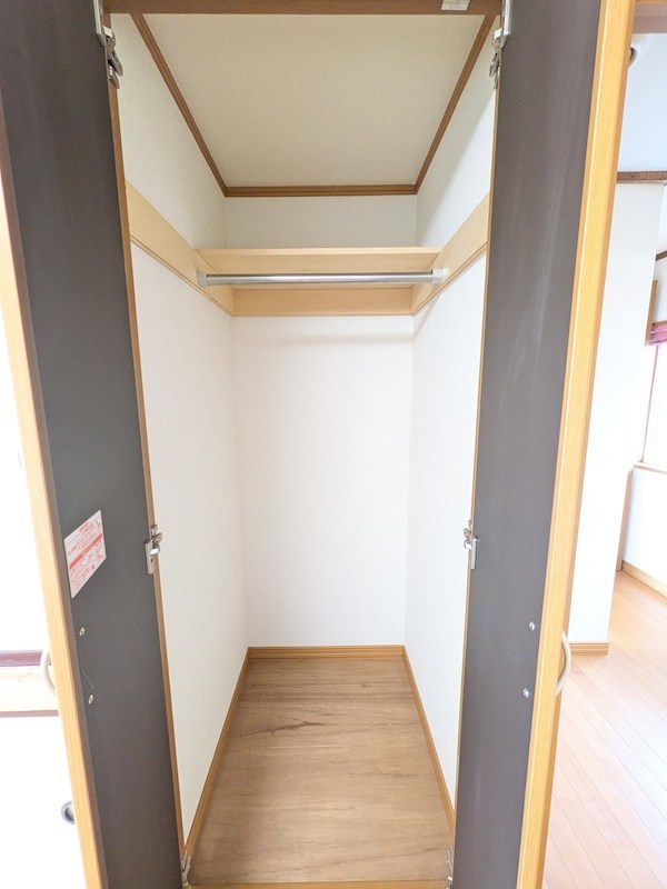 美芳町６丁目１番　戸建て 内観写真（収納）