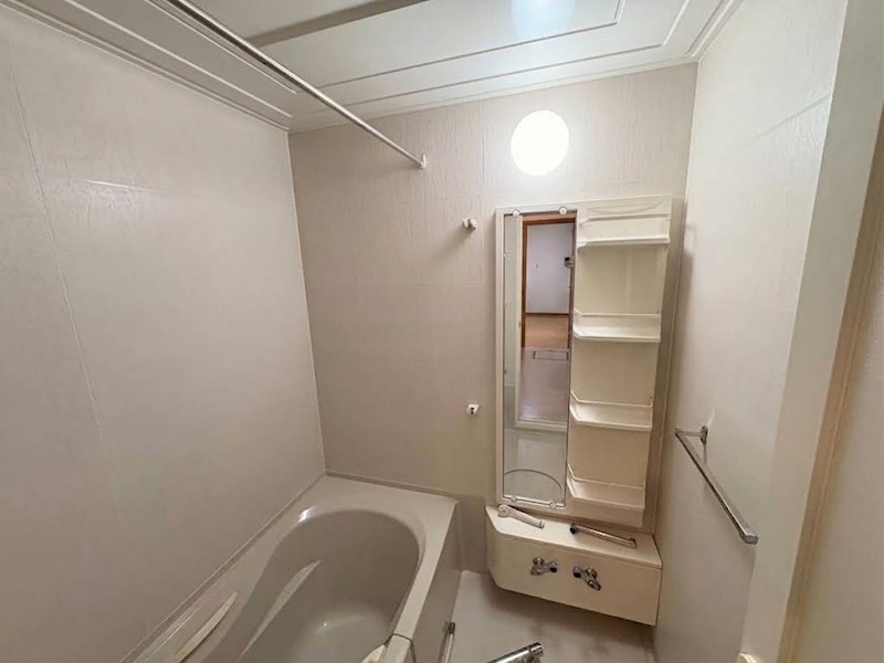 大正１２７番　戸建て 内観写真（浴室）