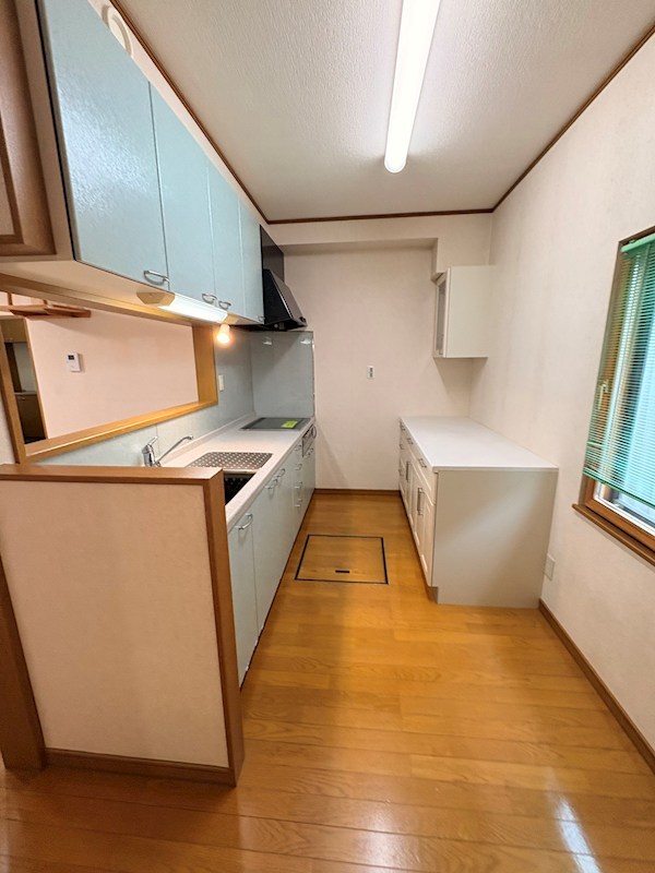 大正１２７番　戸建て 内観写真（リビング）
