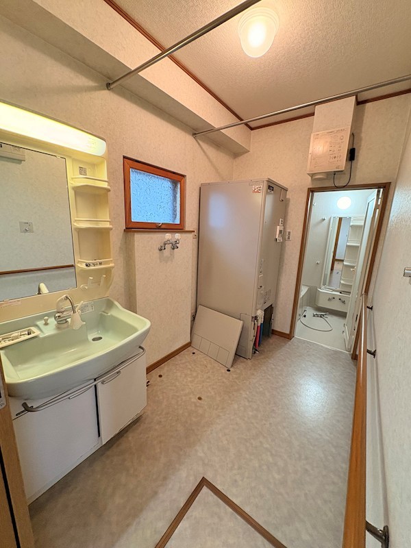 大正１２７番　戸建て 内観写真（洗面台・洗面所）
