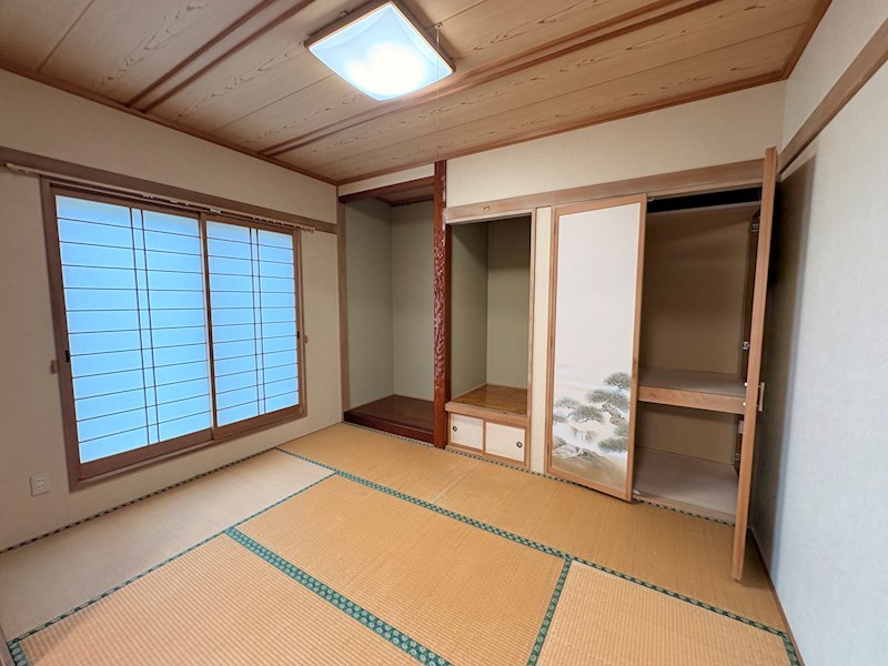 東陵町１７０番　戸建て 内観写真（リビング以外の居室）