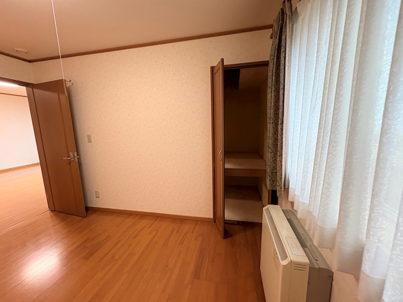 東陵町１７０番　戸建て 内観写真（収納）