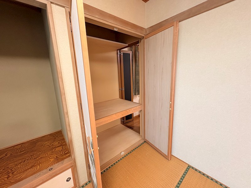 東陵町１７０番　戸建て 内観写真（収納）