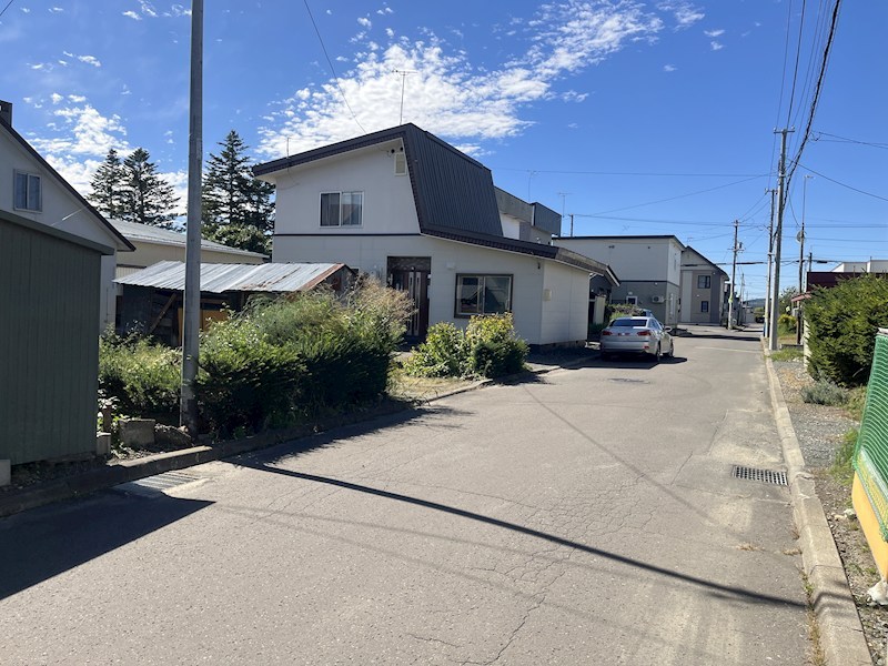 とん田東町５６６番　土地 現地写真（前面道路含む現地写真）