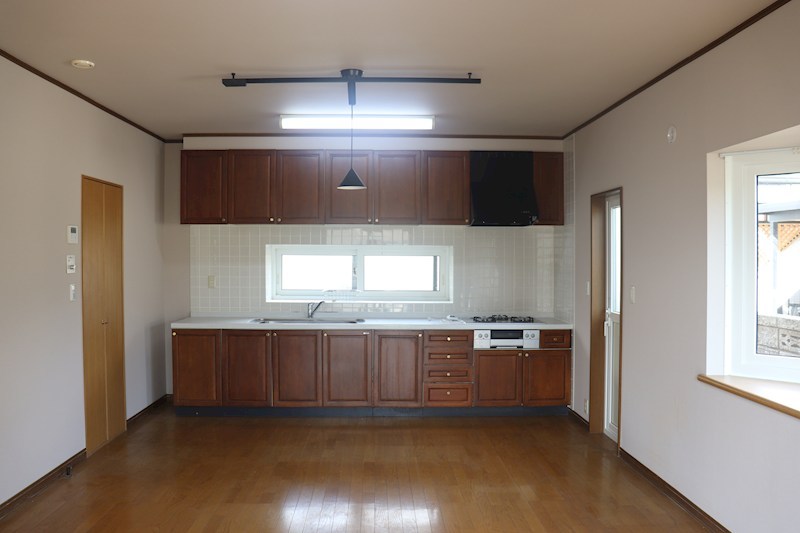 秋田県秋田市旭川南町10-16 内観写真（キッチン）