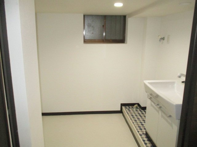 東京都江戸川区東葛西８丁目 内観写真（洗面台・洗面所）