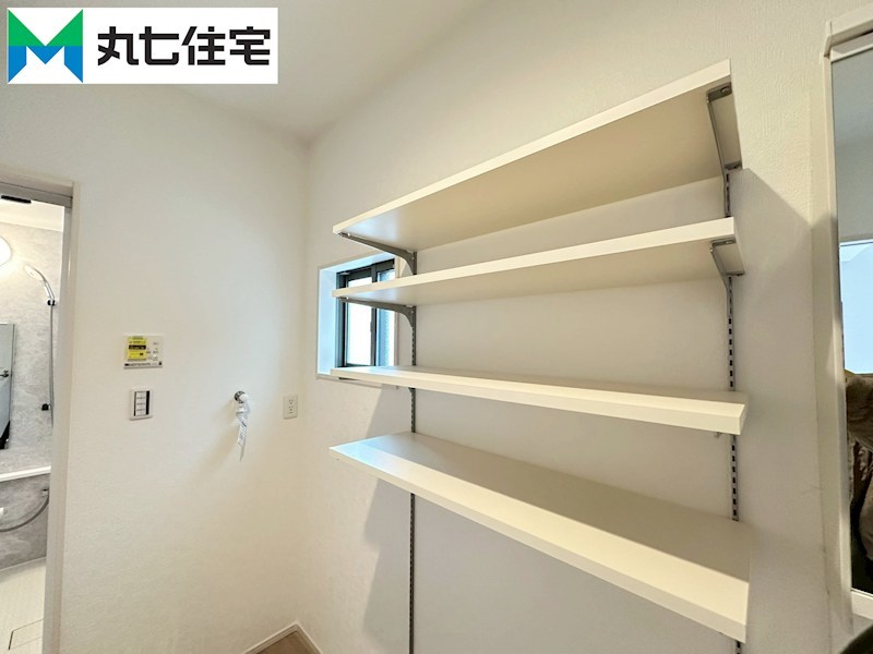 愛知県蒲郡市豊岡町薮田 内観写真（収納）