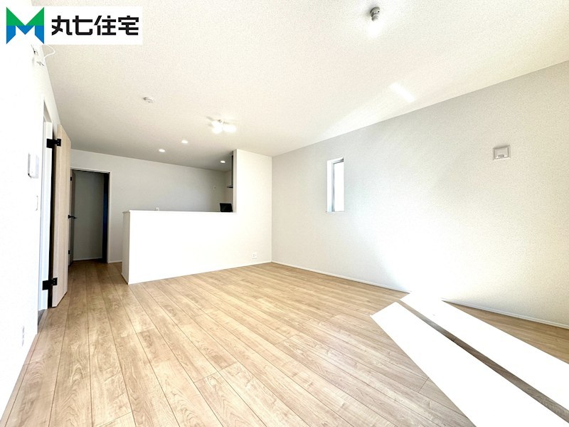 蒲郡市上本町　第1期② 内観写真（リビング）