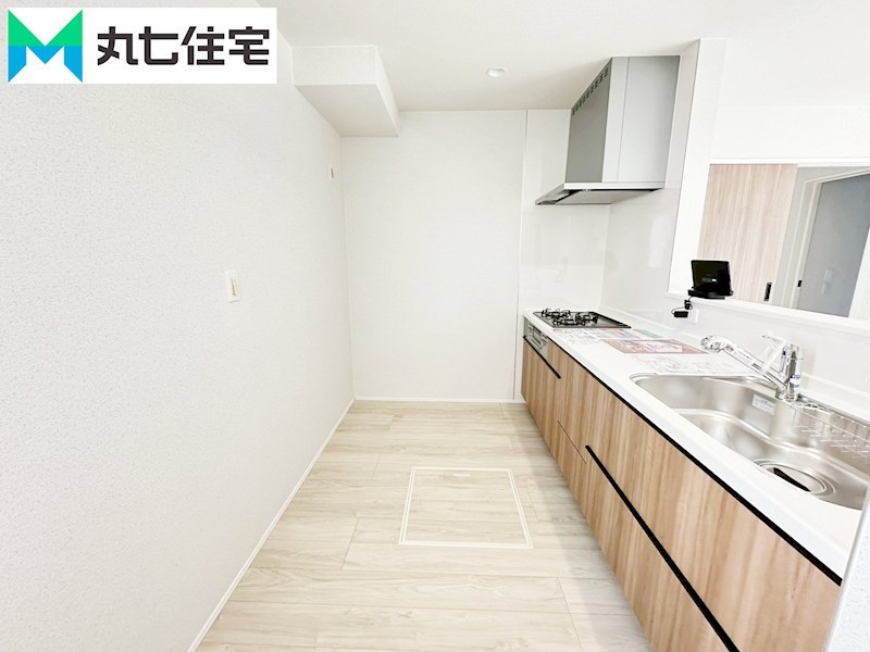 蒲郡市上本町　第1期⑥ 内観写真（キッチン）
