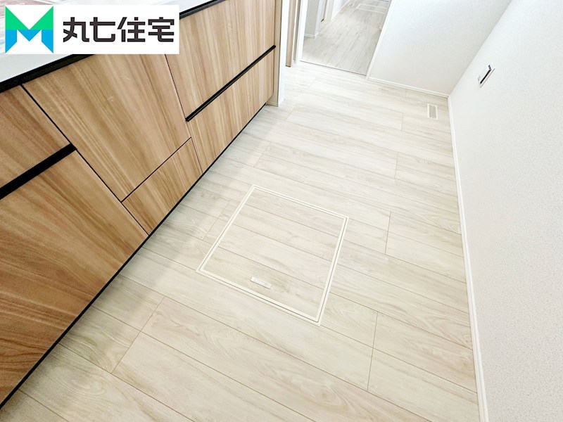蒲郡市上本町　第1期⑥ 内観写真（収納）