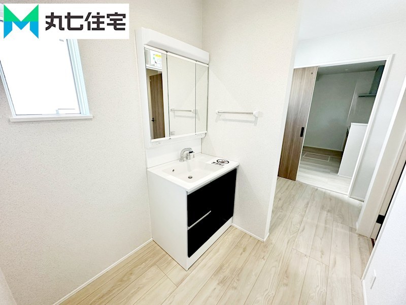 蒲郡市上本町　第1期⑥ 内観写真（洗面台・洗面所）