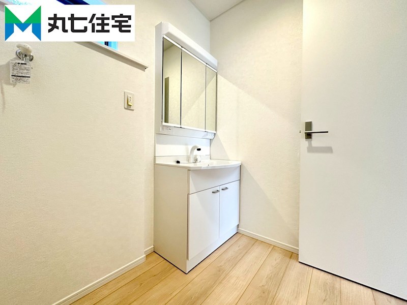 蒲郡市豊岡町平田門　第8② 内観写真（洗面台・洗面所）