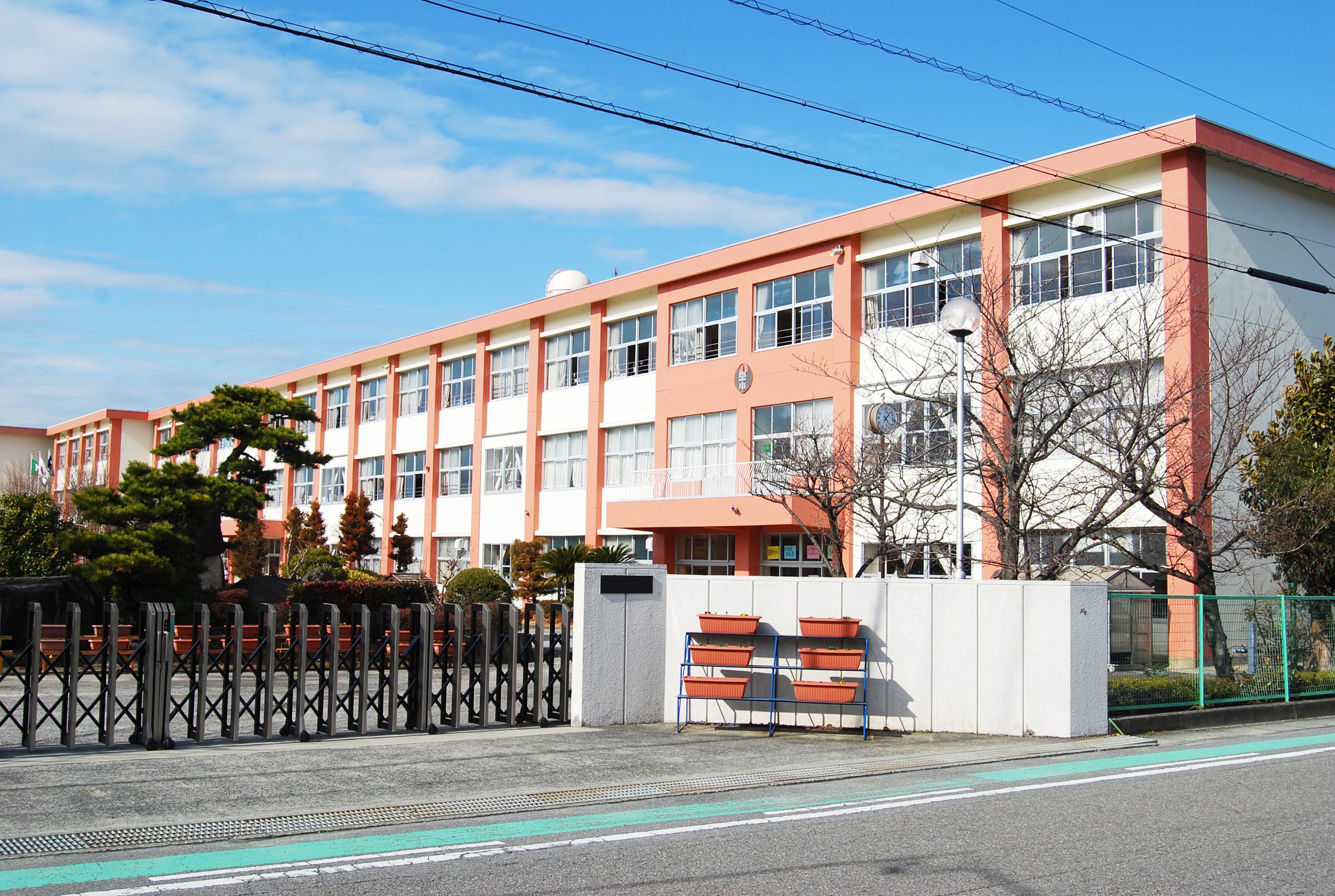 幸田第33菱池　１号棟 小学校