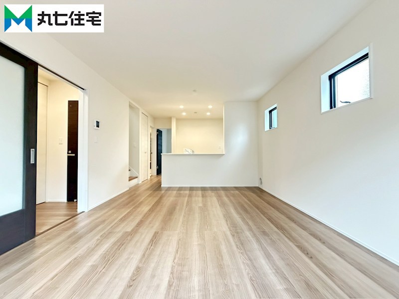 蒲郡第52三谷町東４丁目② 内観写真（リビング）