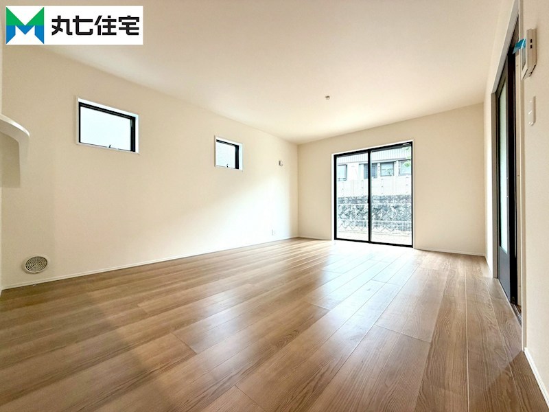 蒲郡第52三谷町東４丁目② 内観写真（リビング）